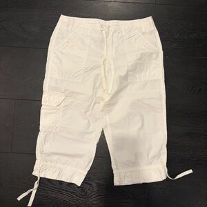 GAP Women's Cream Capris